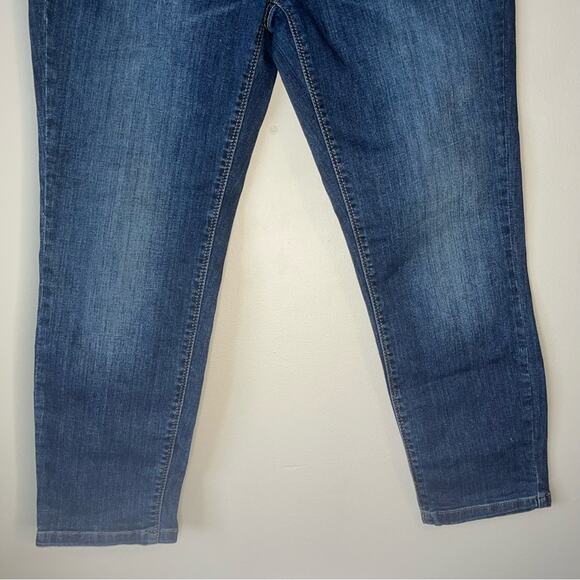 Tommy Hilfiger Cropped Dark Wash Jean Size 8 - Picture 9 of 11